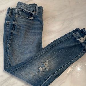Good American Jeans distressed